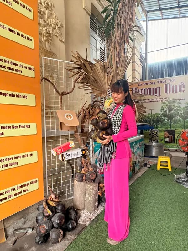 Ghé lò đường thốt nốt mua đặc sản miền Tây trong tour Chợ Nổi Cái Răng